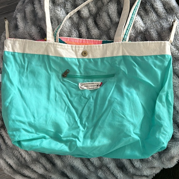 America & Beyond Isabella Tote - Picture 4 of 13